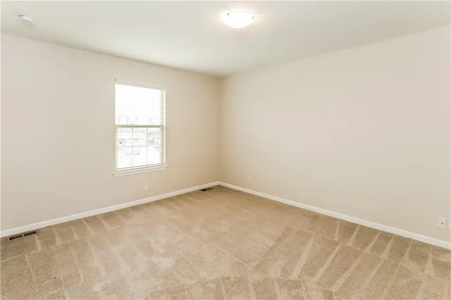 $2,335 | 528 South Poplar Street, Gardner, KS 66030