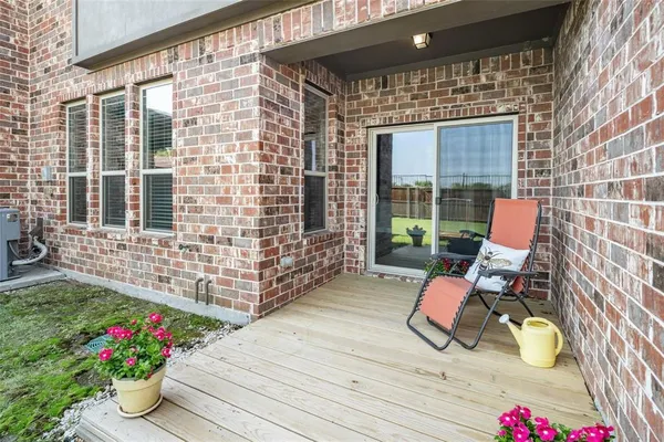 a view of yard with seating space