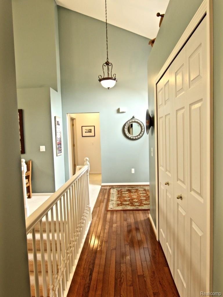 1066 Churchill Circle Rochester, MI 48307 - Photo 18 of 56 IMG_2703.jpg
