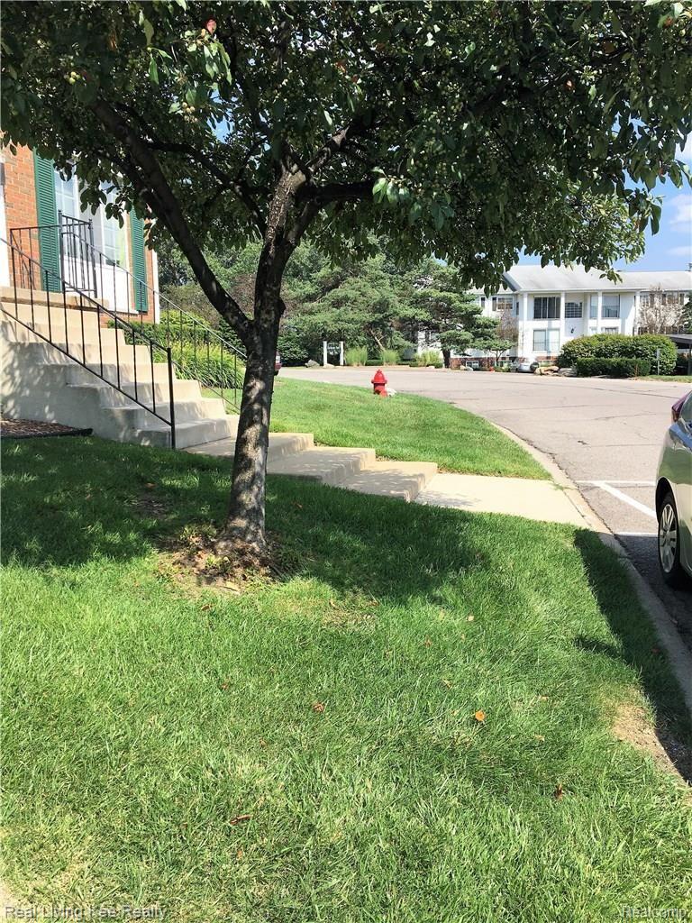 437 Baldwin Avenue, Unit 205 Rochester, MI 48307 - Photo 16 of 19 IMG_5618.JPG