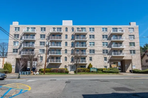 $3,000 | 446 Passaic Street, Unit 3F, Hackensack, NJ 07601