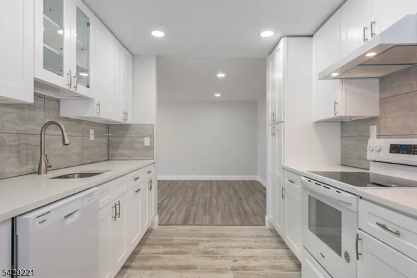 $3,000 | 446 Passaic Street, Unit 3F, Hackensack, NJ 07601