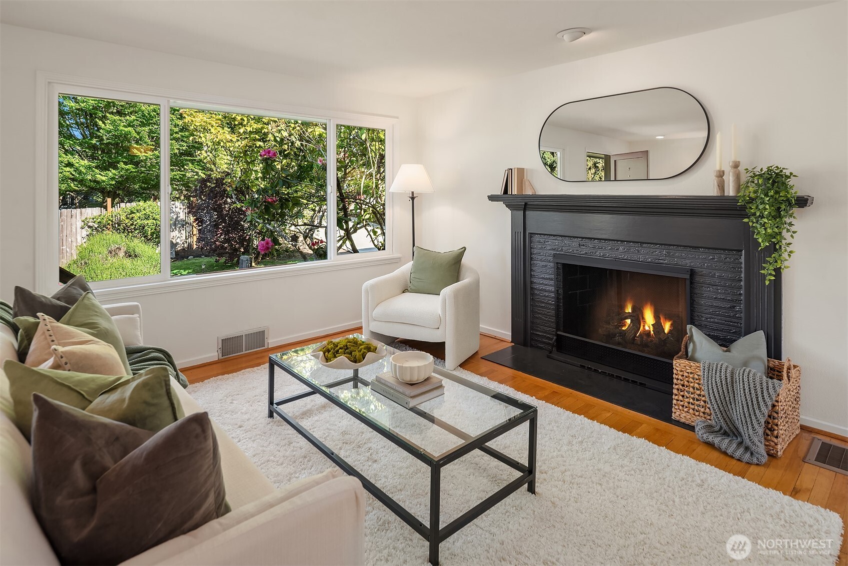 4007 49th Avenue Southwest Seattle, WA 98116 - Photo 6 of 38