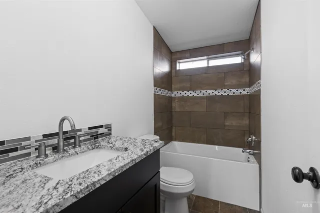 $320,000 | 411 8th Avenue North, Nampa, ID 83687