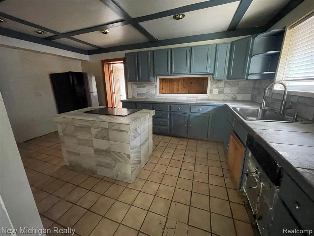 2811 Wisconsin Road Troy, MI 48083 - Photo 6 of 22