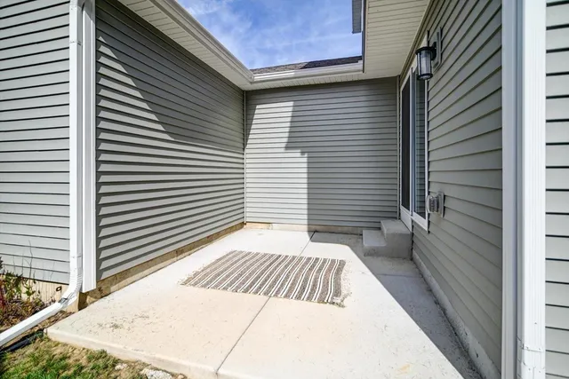 $442,900 | 6567 Prairie Wood Drive, McFarland, WI 53558