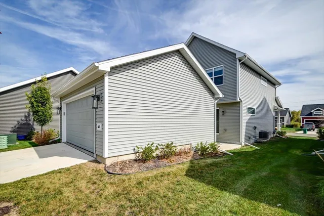 $442,900 | 6567 Prairie Wood Drive, McFarland, WI 53558