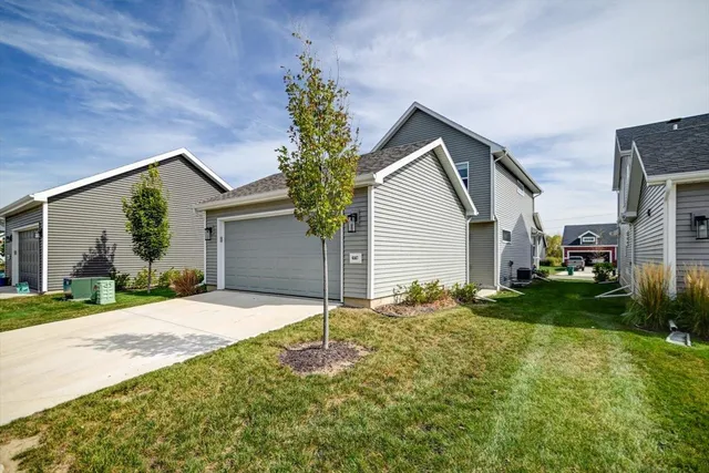 $442,900 | 6567 Prairie Wood Drive, McFarland, WI 53558