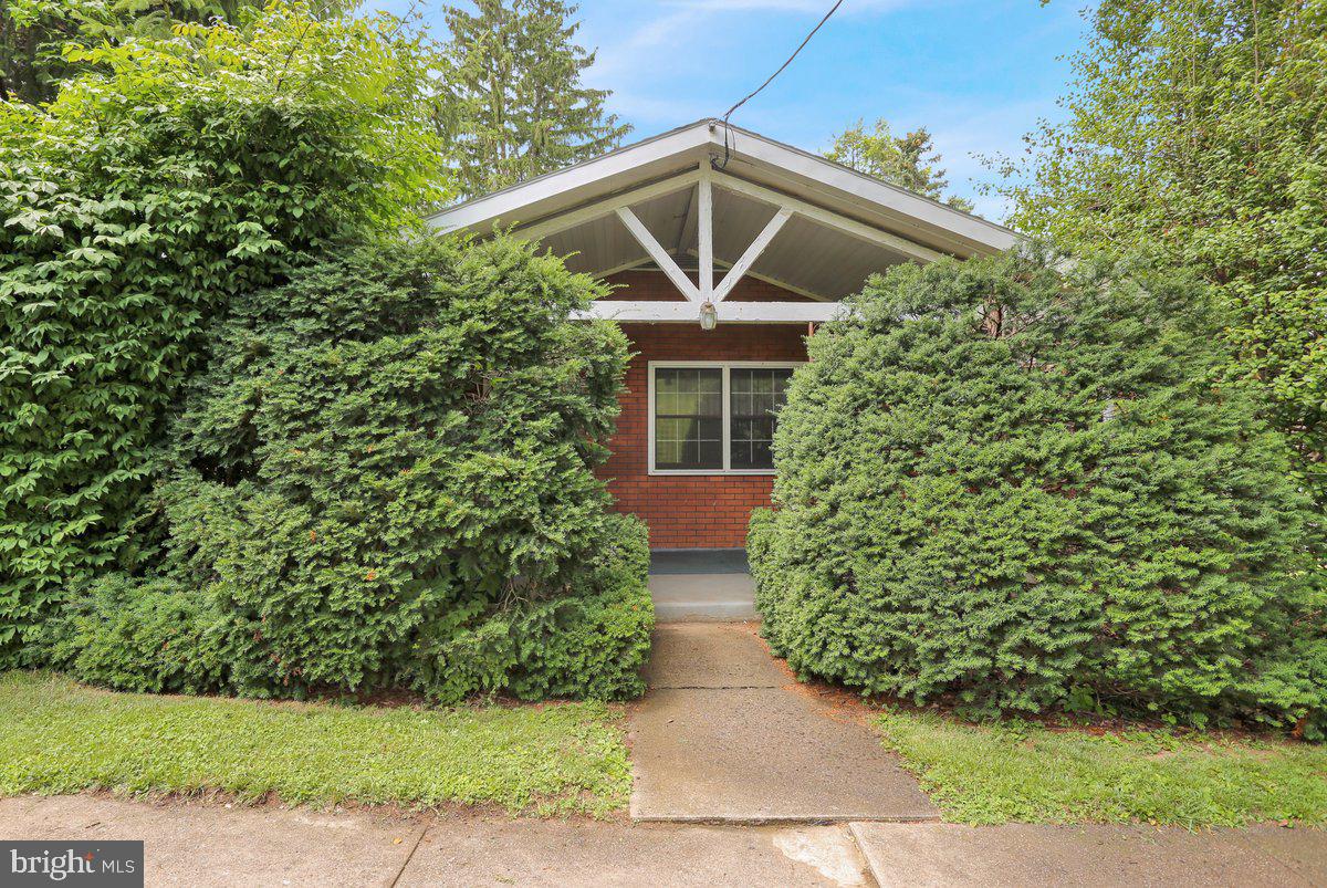 1041 Commonwealth Boulevard Reading, PA 19607 - Photo 1 of 26 Gallery Image 1