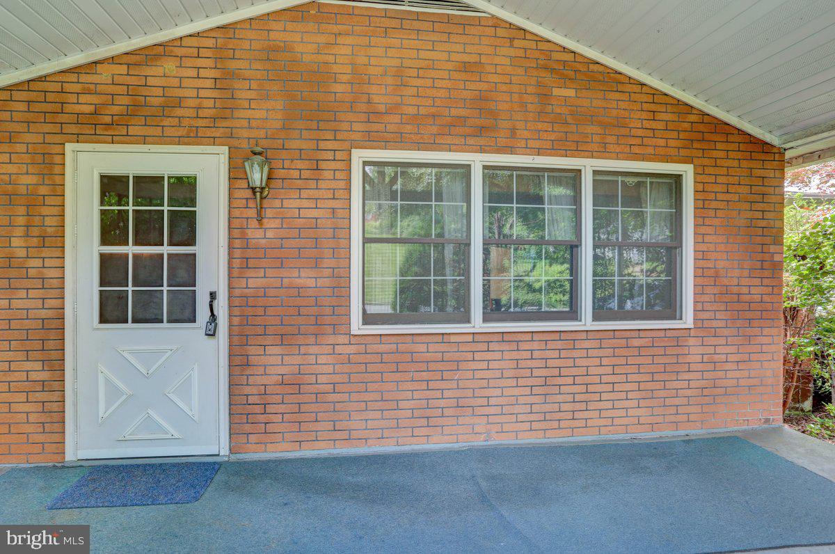 1041 Commonwealth Boulevard Reading, PA 19607 - Photo 2 of 26 Gallery Image 2