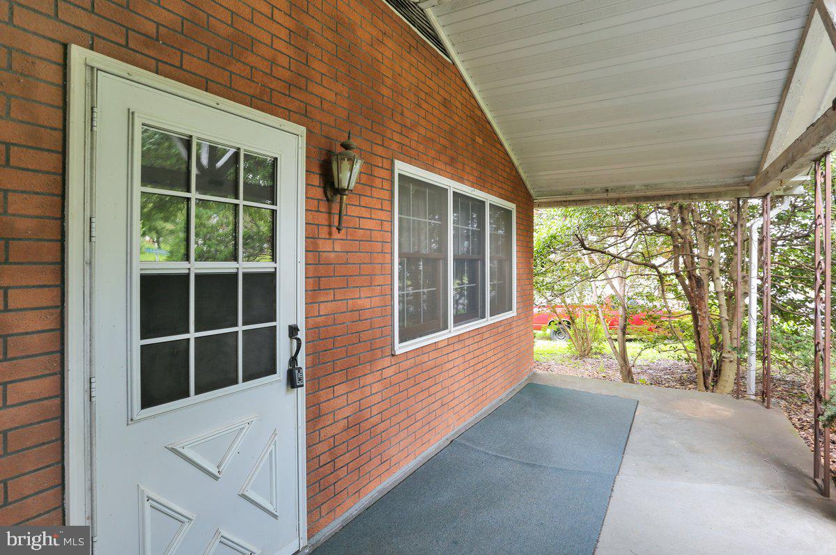 1041 Commonwealth Boulevard Reading, PA 19607 - Photo 3 of 26 Gallery Image 3