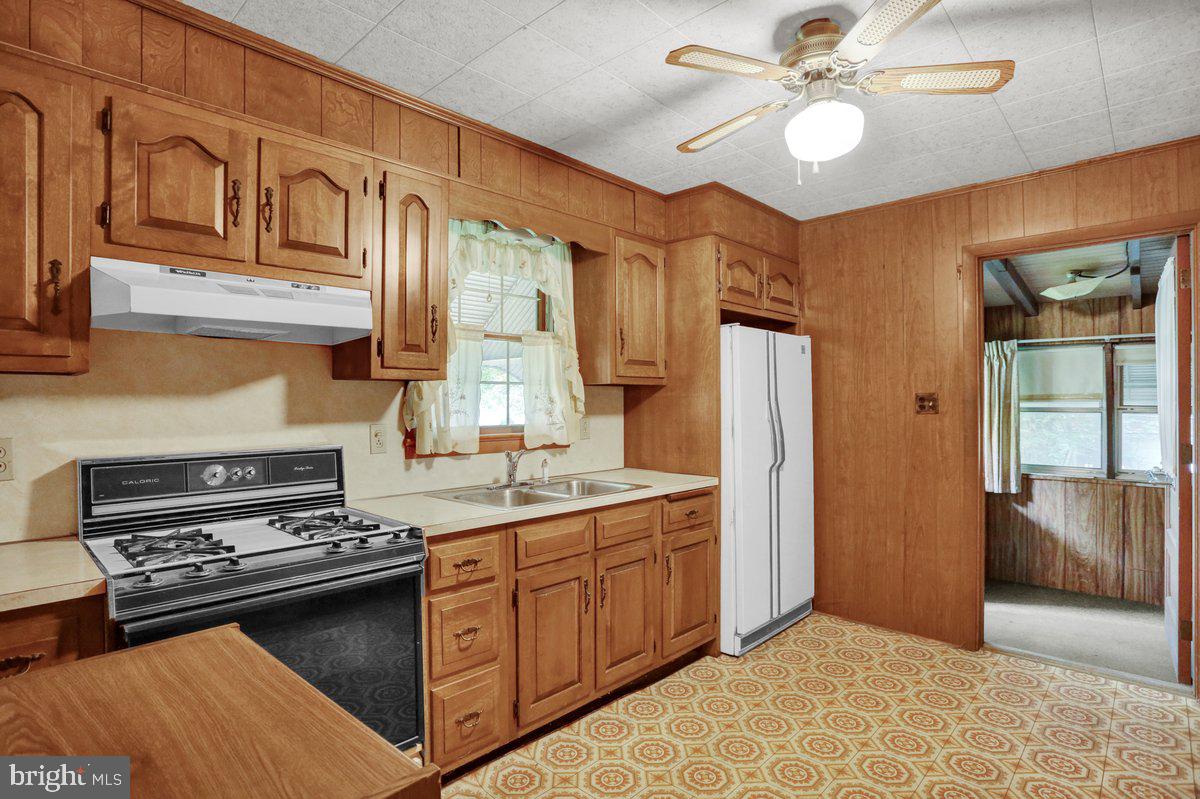 1041 Commonwealth Boulevard Reading, PA 19607 - Photo 7 of 26 Gallery Image 7