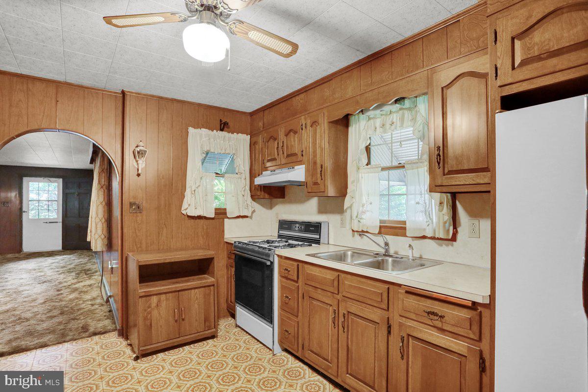 1041 Commonwealth Boulevard Reading, PA 19607 - Photo 8 of 26 Gallery Image 8