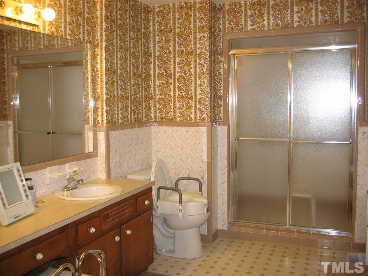 704 Staley Court Raleigh, NC 27609 - Photo 12 of 21 Gallery Image 12