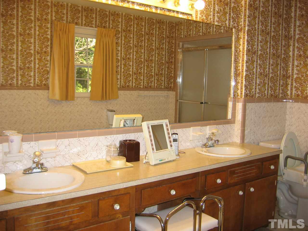 704 Staley Court Raleigh, NC 27609 - Photo 13 of 21 Gallery Image 13