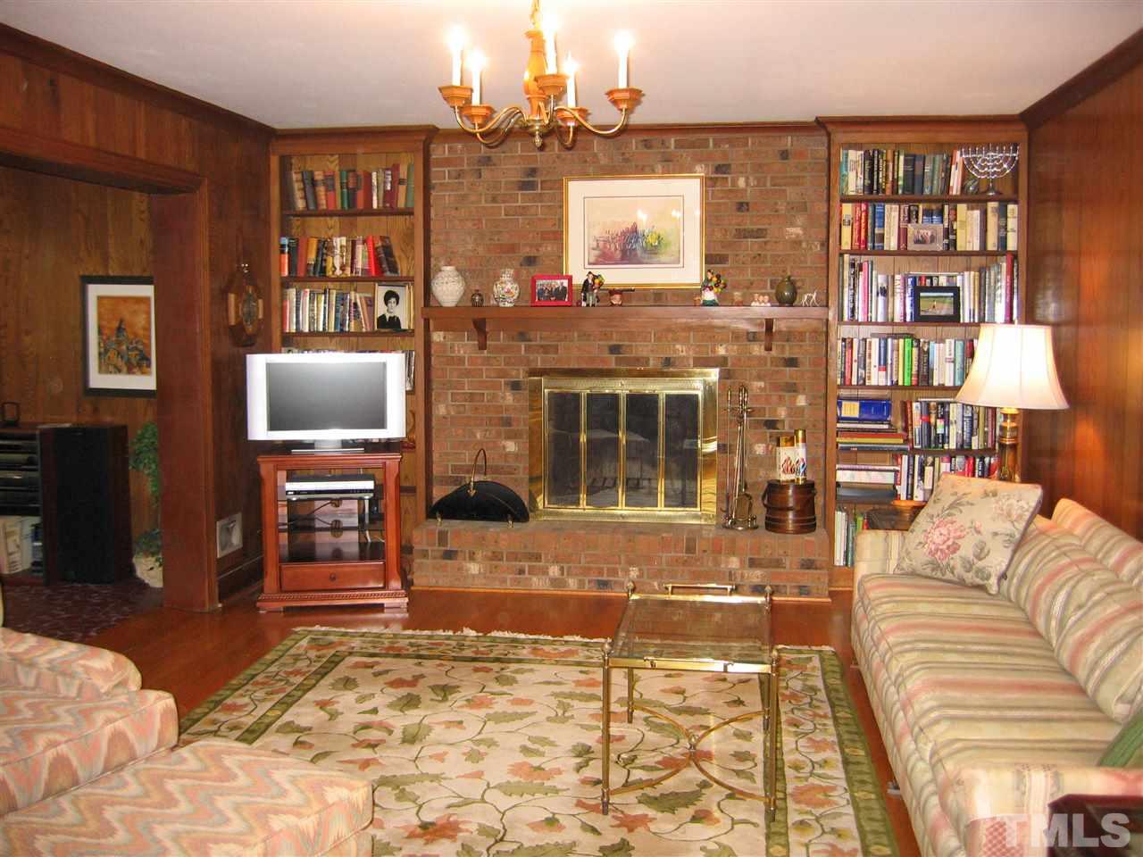 704 Staley Court Raleigh, NC 27609 - Photo 5 of 21 Gallery Image 5