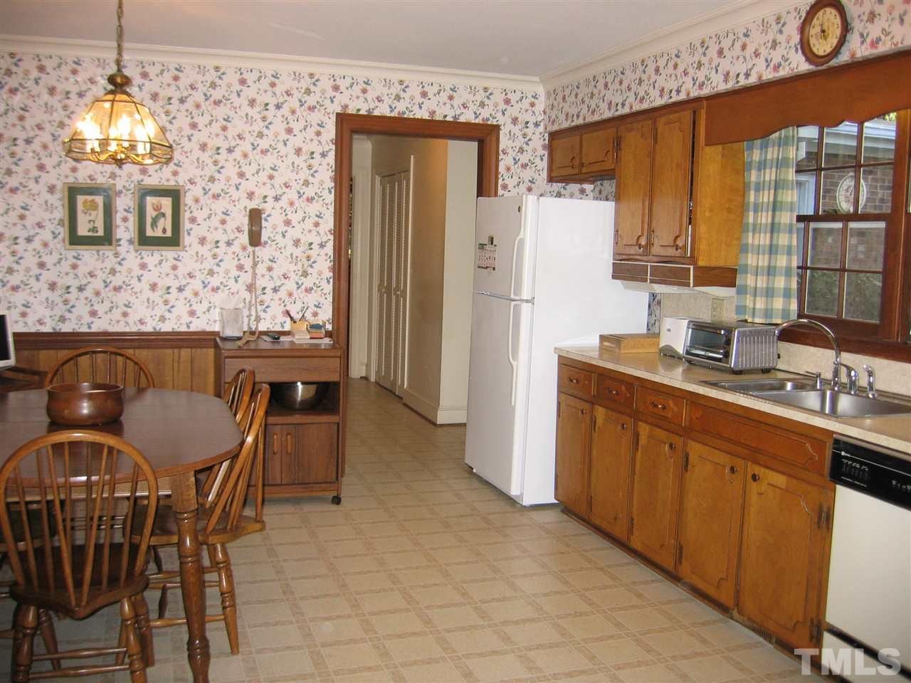 704 Staley Court Raleigh, NC 27609 - Photo 7 of 21 Gallery Image 7