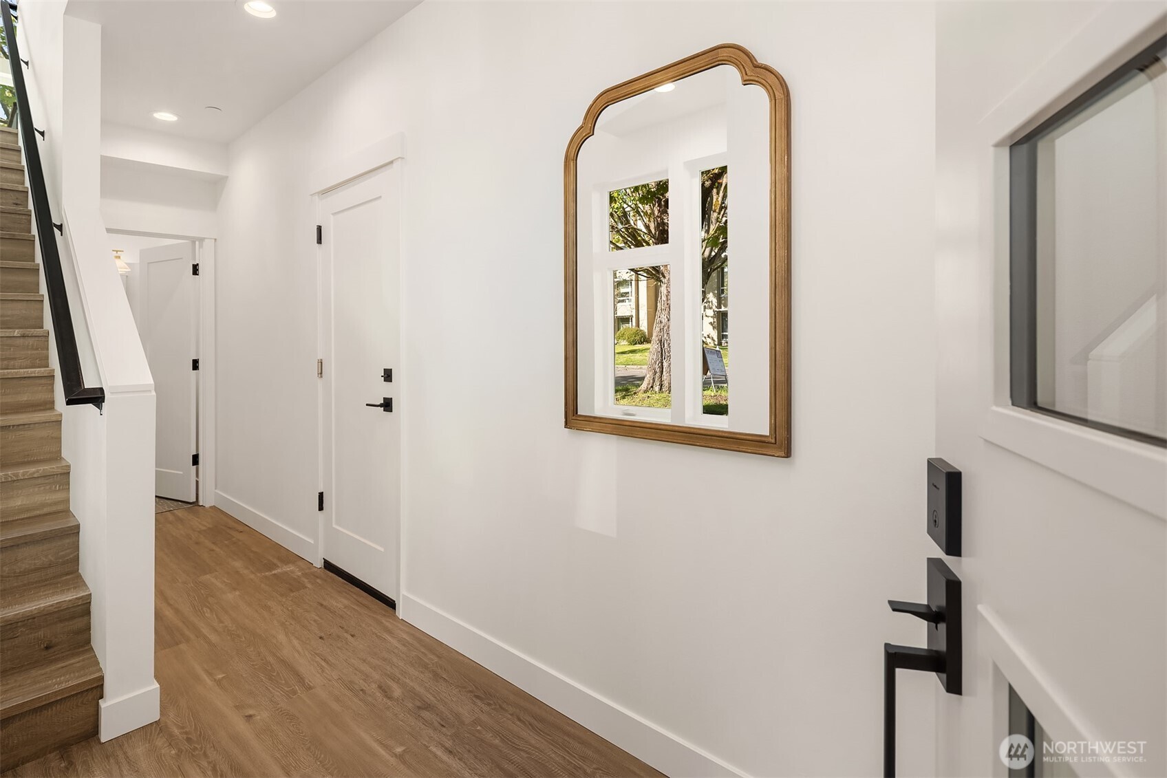 1713 17th Avenue Seattle, WA 98122 - Photo 4 of 25