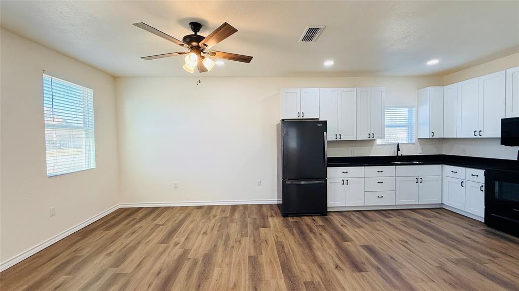 415 Colorado Avenue Graham, TX 76450 - Photo 8 of 16