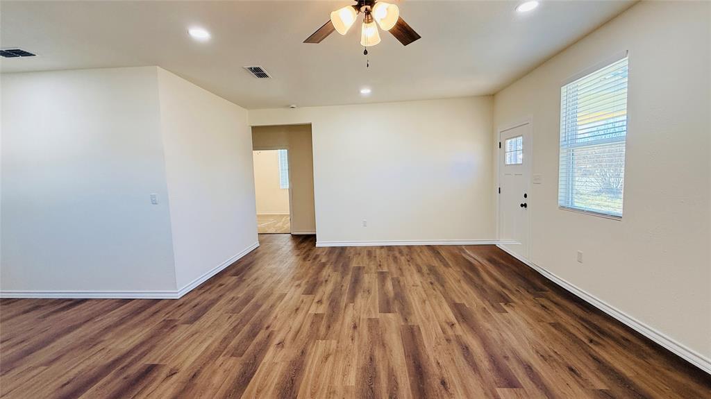 415 Colorado Avenue Graham, TX 76450 - Photo 9 of 16