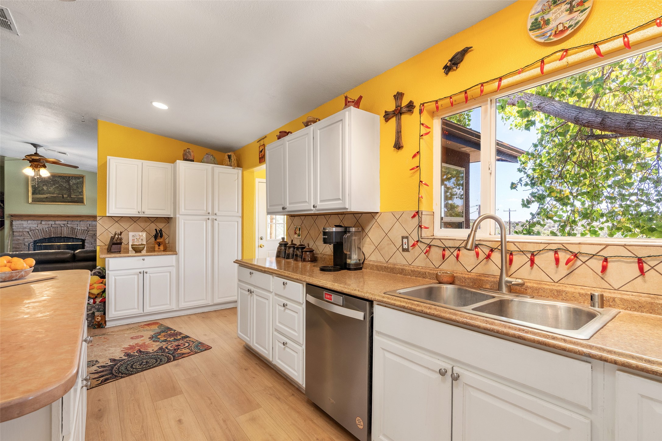 12 Apache Ridge Road Santa Fe, NM 87505 - Photo 20 of 69 kitchen w/big window