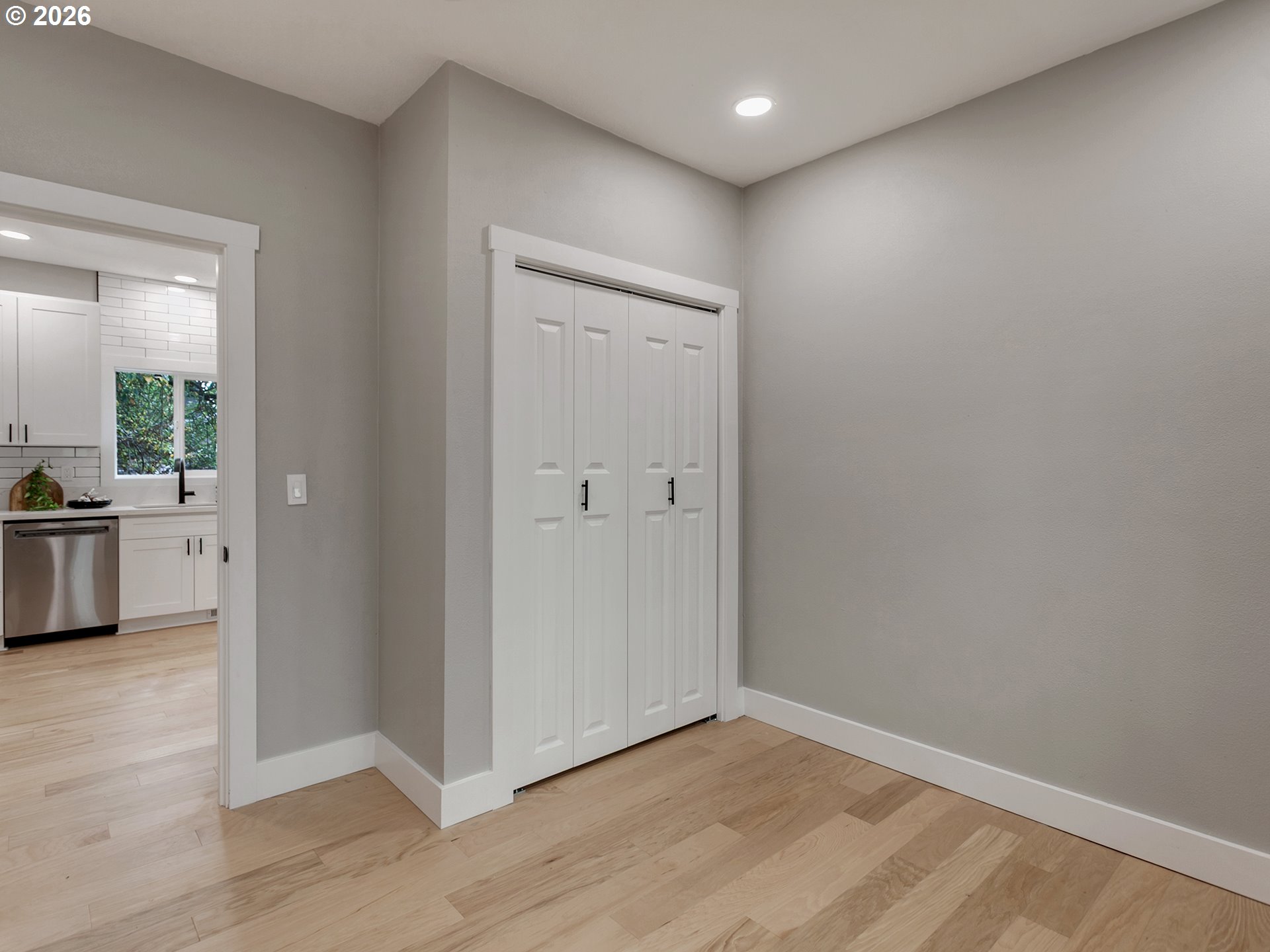 7224 Southwest 3rd Avenue Portland, OR 97219 - Photo 27 of 42 a view of an empty room