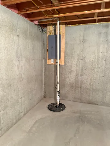 $239,900 | 3127 Sandy Pointe Drive, Freeport, IL 61032