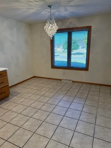 $239,900 | 3127 Sandy Pointe Drive, Freeport, IL 61032