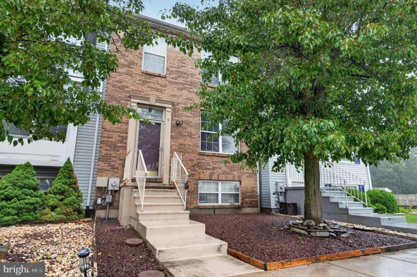 $305,000 | 4 Versailles Court, Newark, DE 19702