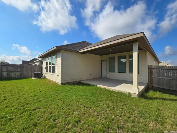 $2,295 | 1324 Spring Row Street, New Braunfels, TX 78132