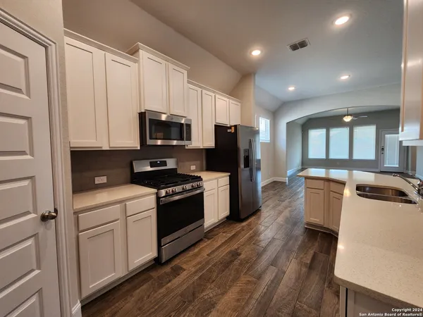 $2,295 | 1324 Spring Row Street, New Braunfels, TX 78132