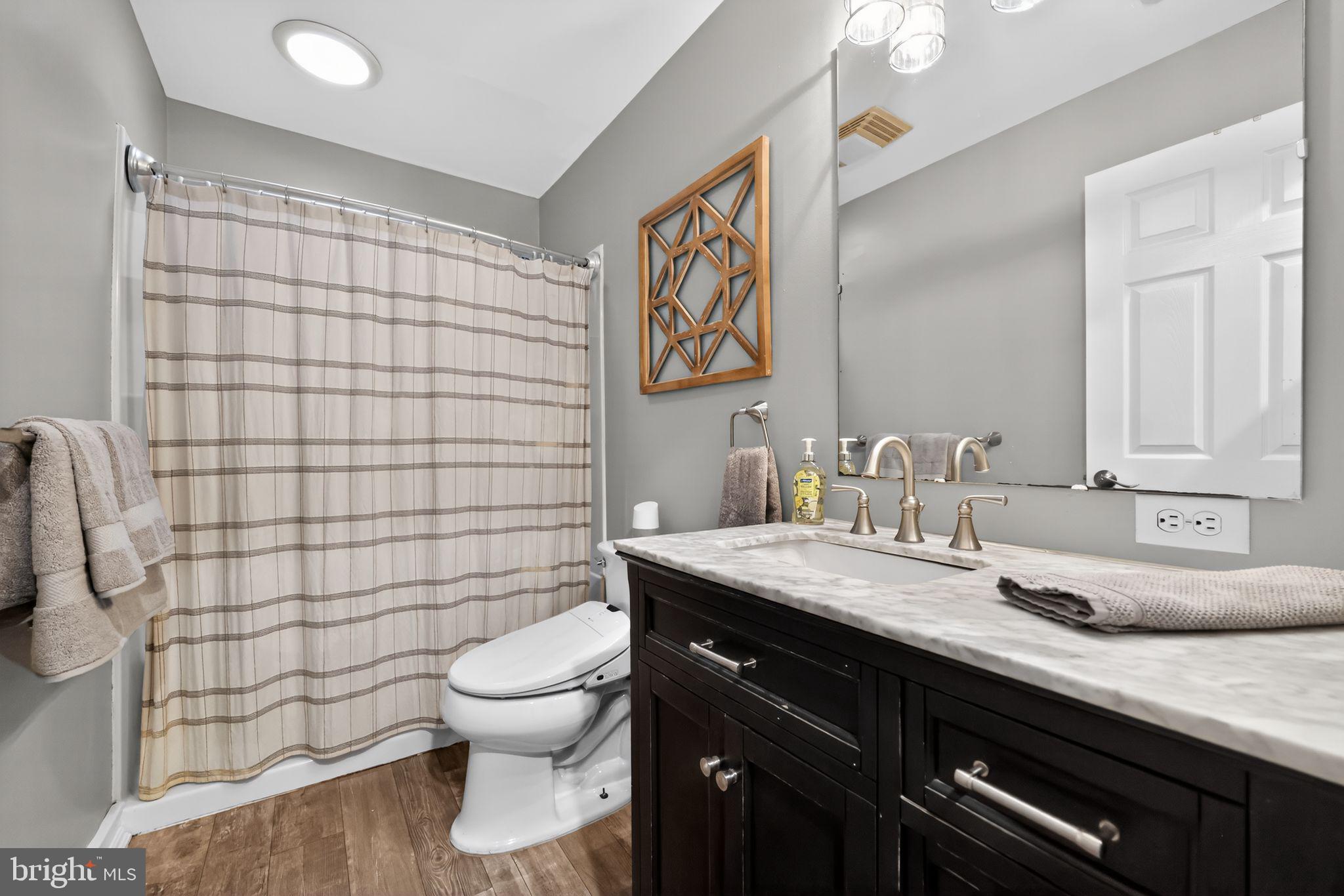 727 Hurffville - Cross Keys Road Sewell, NJ 08080 - Photo 24 of 33 2nd FL Hallway Bathroom