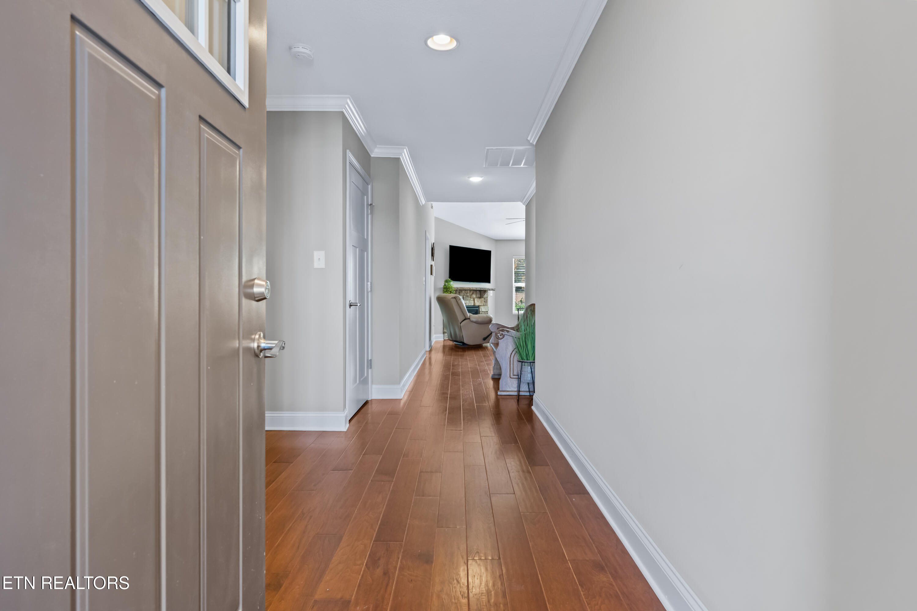 415 Larkspur Way Sevierville, TN 37862 - Photo 11 of 45 Hardwood floors