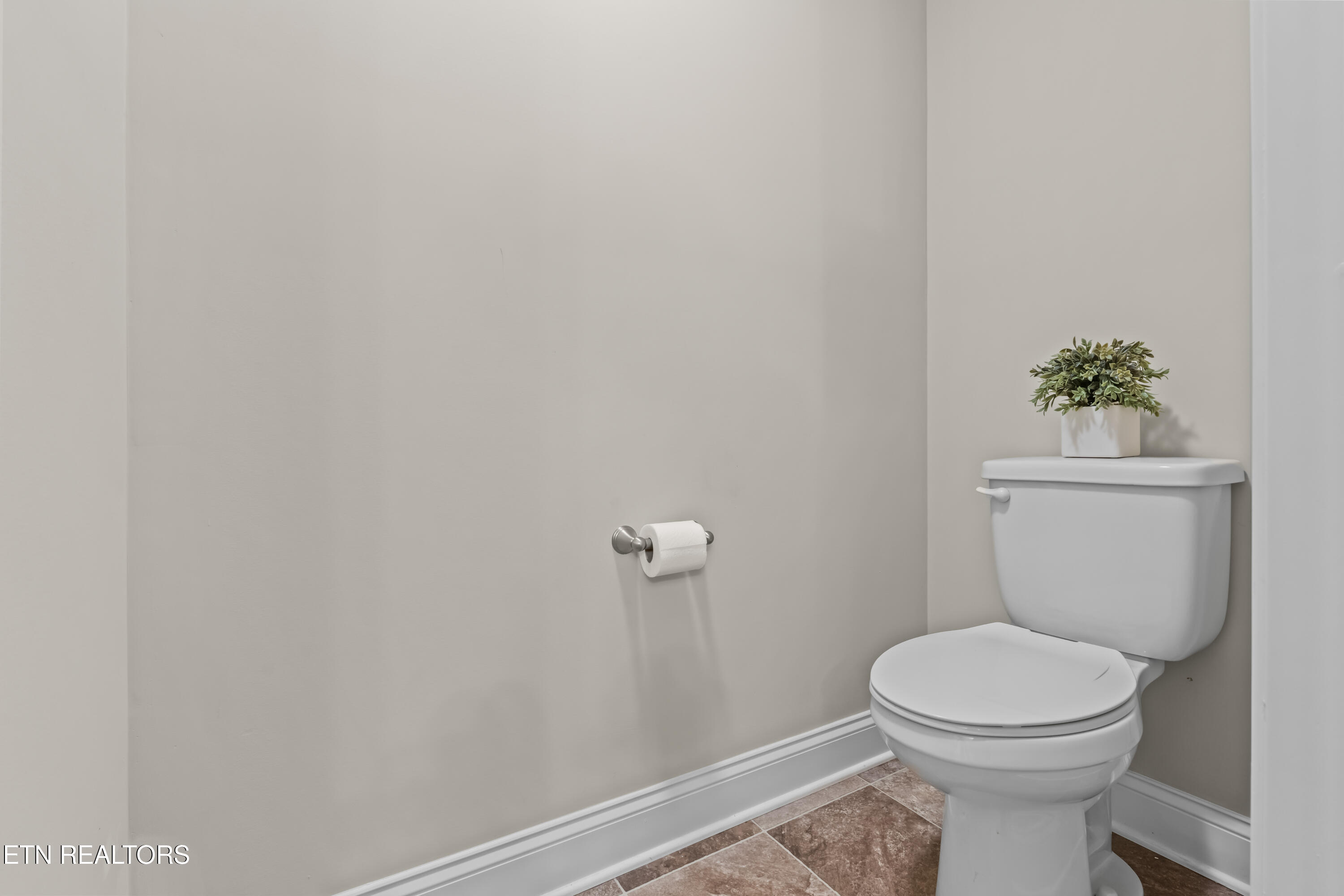 415 Larkspur Way Sevierville, TN 37862 - Photo 25 of 45 Private Water Closet