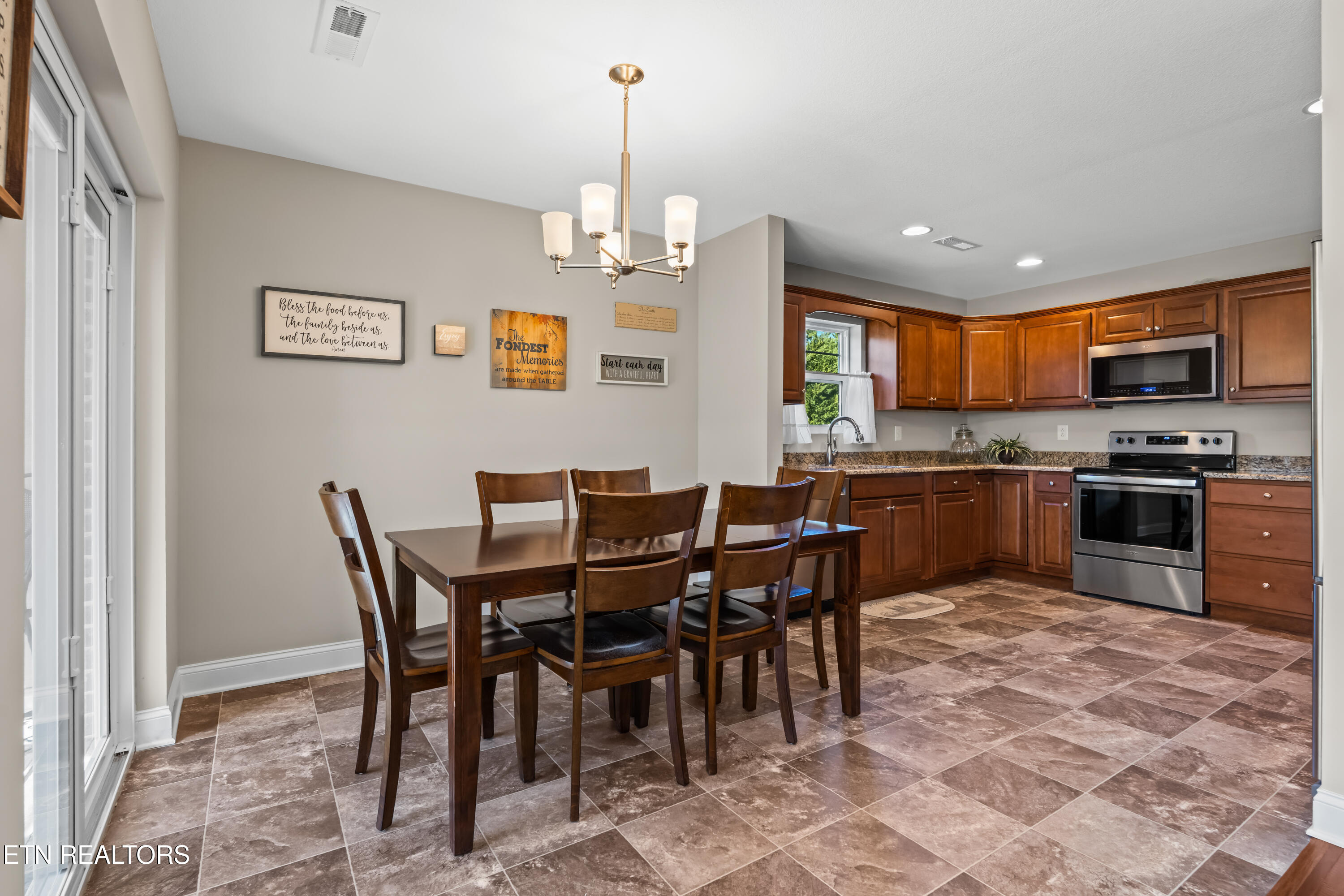 415 Larkspur Way Sevierville, TN 37862 - Photo 31 of 45 Dining room off Kitchen