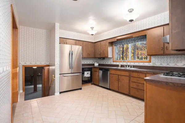 $285,000 | 26137 Diana Drive, Sturgis, MI 49091