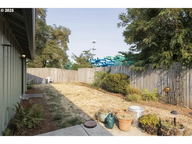 $370,000 | 3716 E Street, Springfield, OR 97478