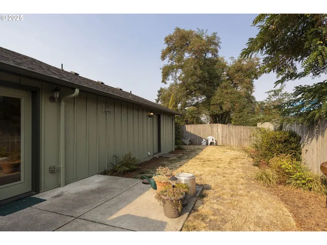 $370,000 | 3716 E Street, Springfield, OR 97478