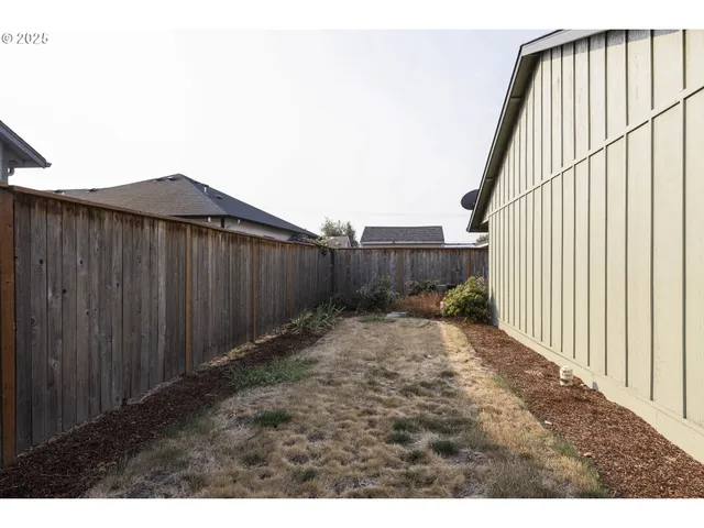$370,000 | 3716 E Street, Springfield, OR 97478