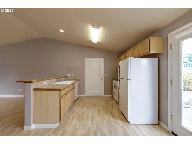 $370,000 | 3716 E Street, Springfield, OR 97478