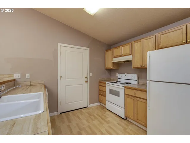 $370,000 | 3716 E Street, Springfield, OR 97478