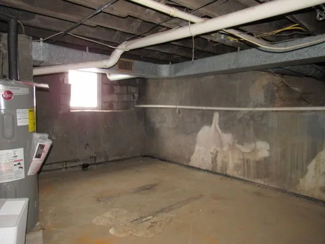 a view of utility room