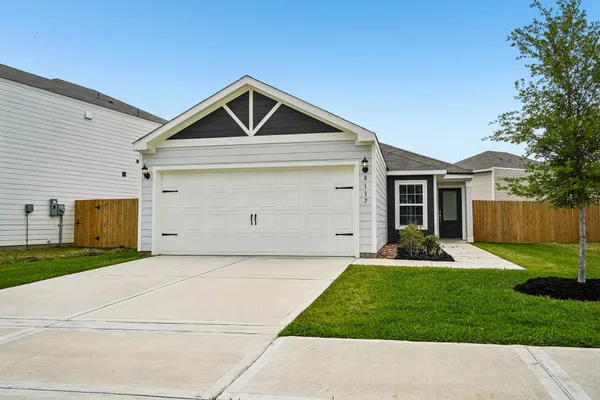 $255,900 | 8117 Sunberry Shadow Drive, Houston, TX 77016