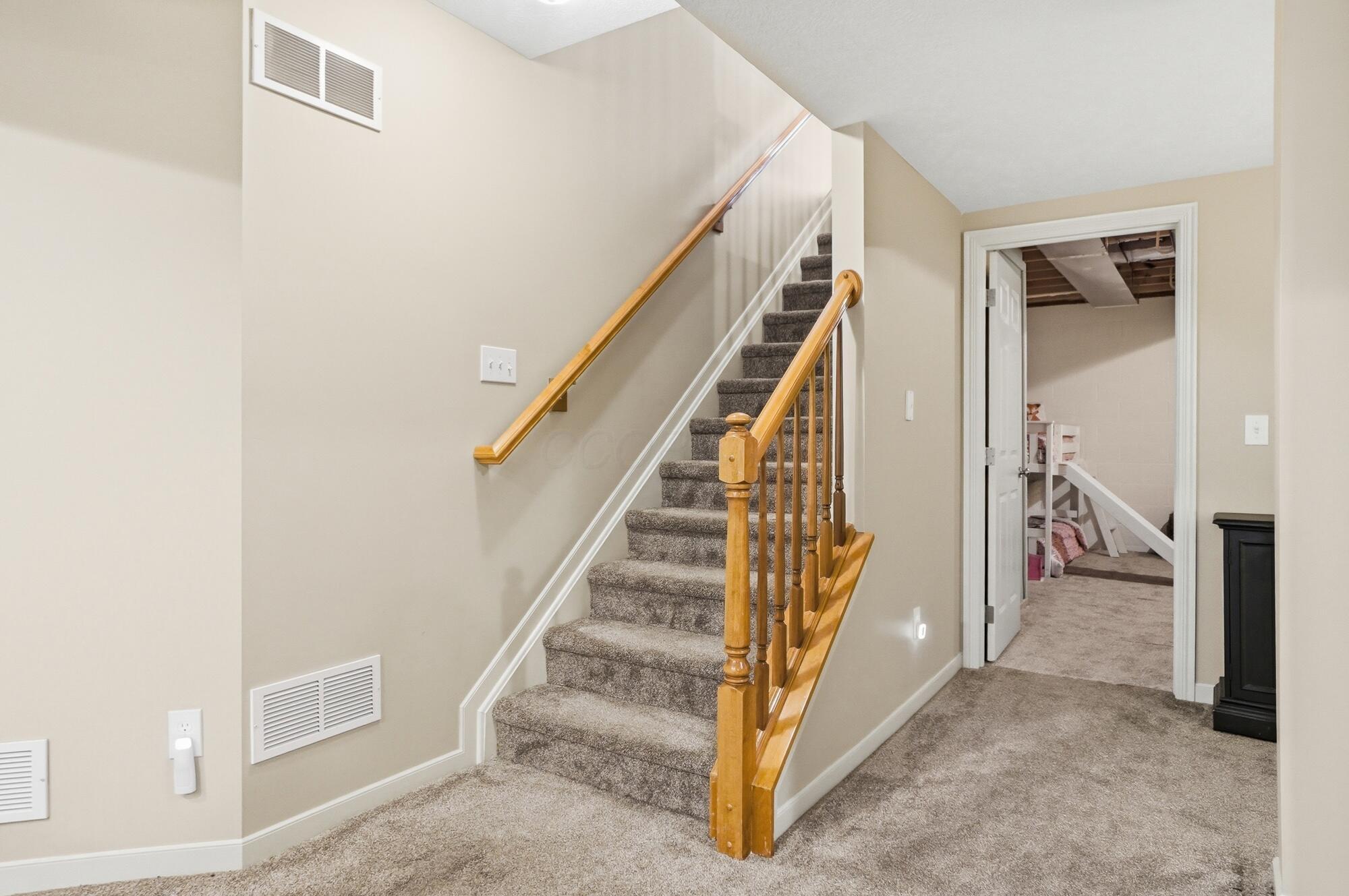 1167 Cross Creeks Ridge Pickerington, OH 43147 - Photo 70 of 91 Stairs