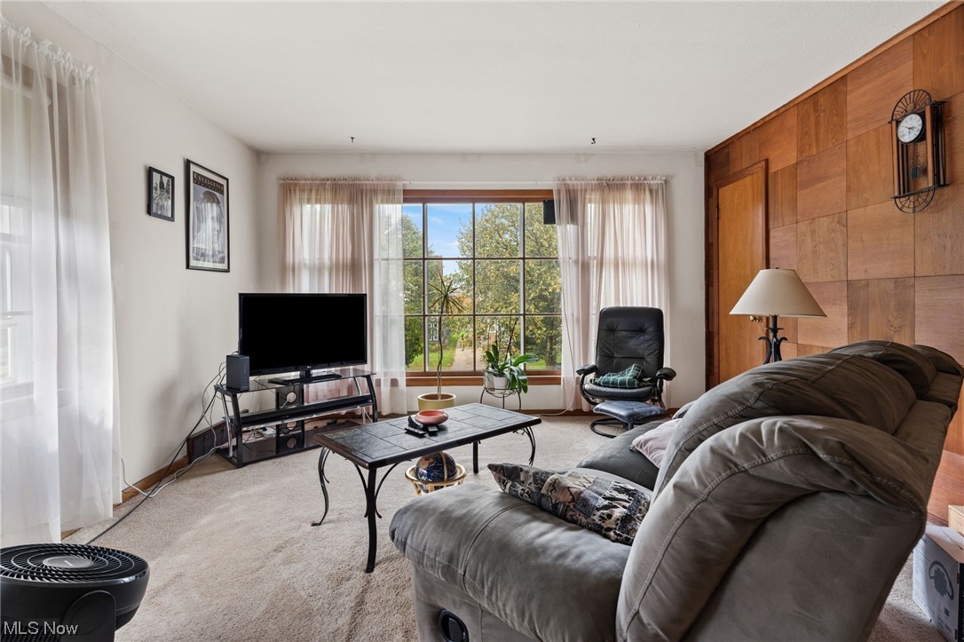 17006 Kenyon Road Cleveland, OH 44120 - Photo 15 of 34