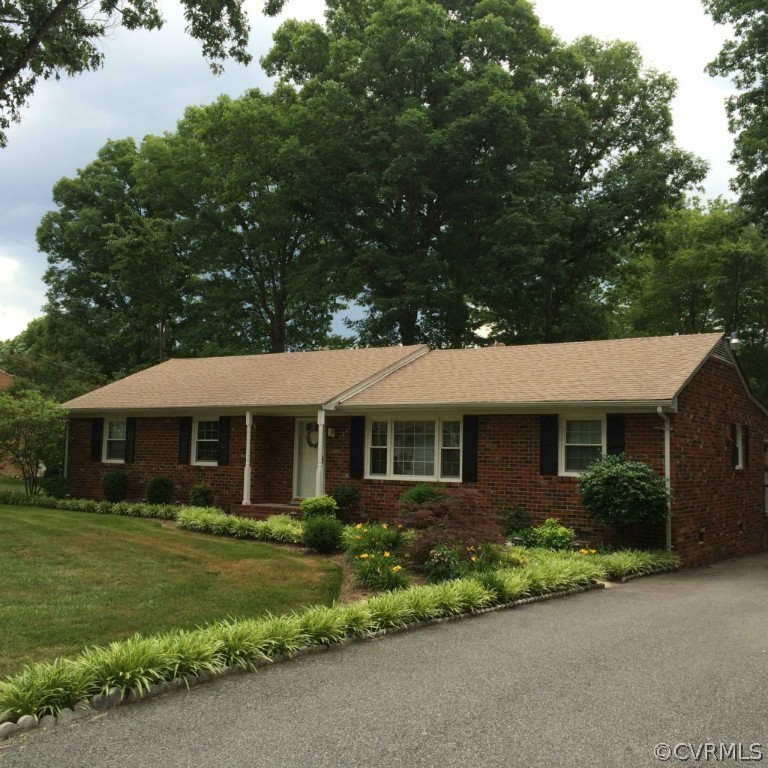 1241 Bluefield Road North Chesterfield, VA 23236 - Photo 3 of 24 Gallery Image 3