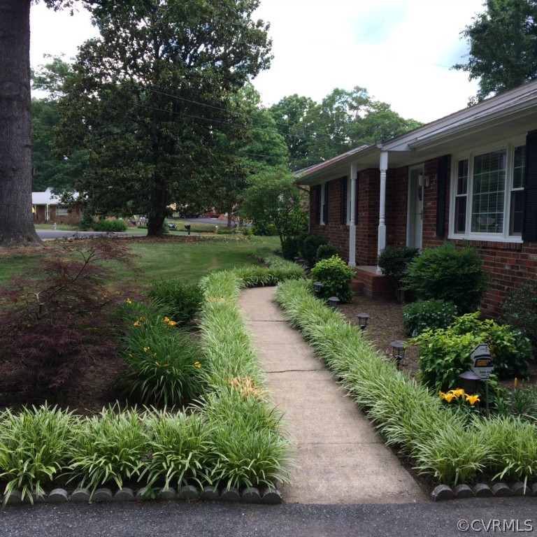 1241 Bluefield Road North Chesterfield, VA 23236 - Photo 4 of 24 Gallery Image 4