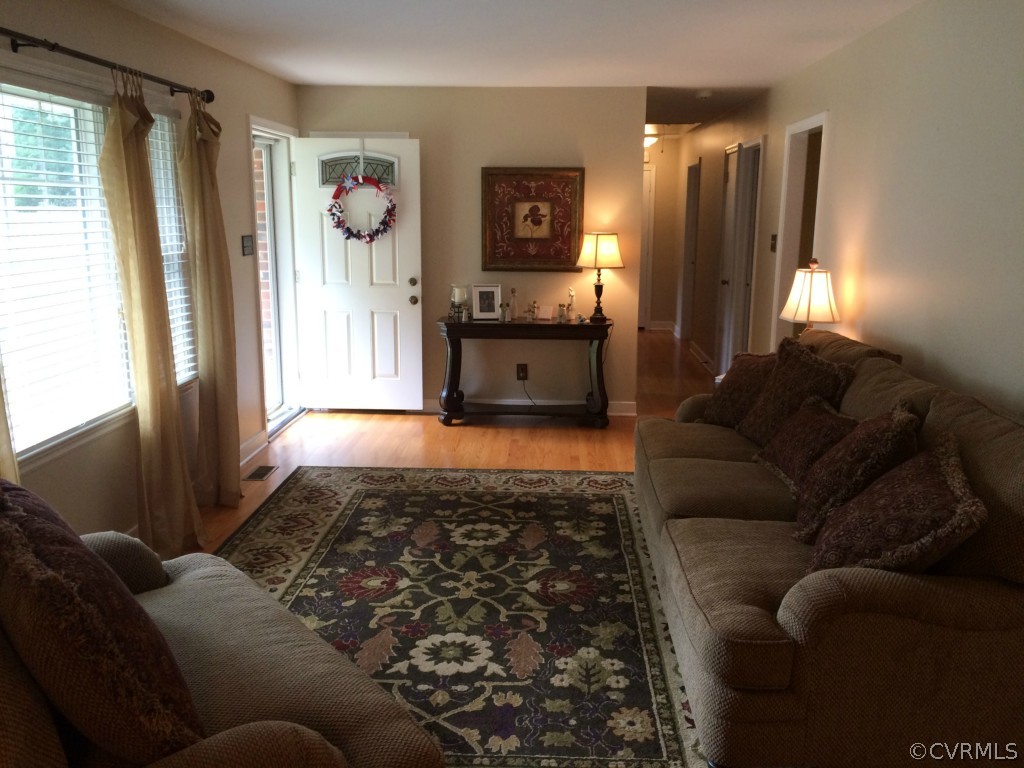 1241 Bluefield Road North Chesterfield, VA 23236 - Photo 5 of 24 Gallery Image 5