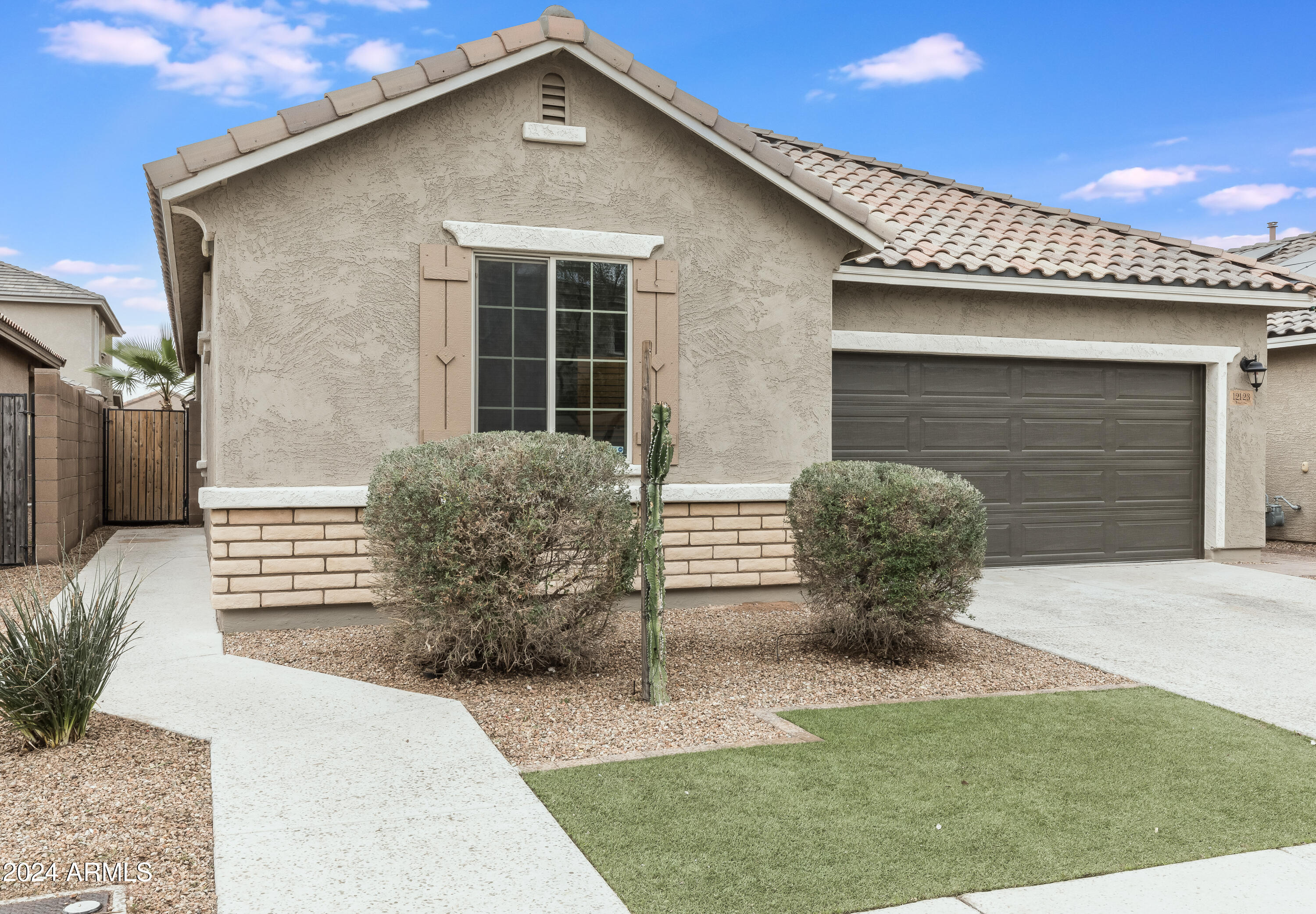 12123 West Rowel Road Peoria, AZ 85383 - Photo 13 of 19 12123 W Rowell-1