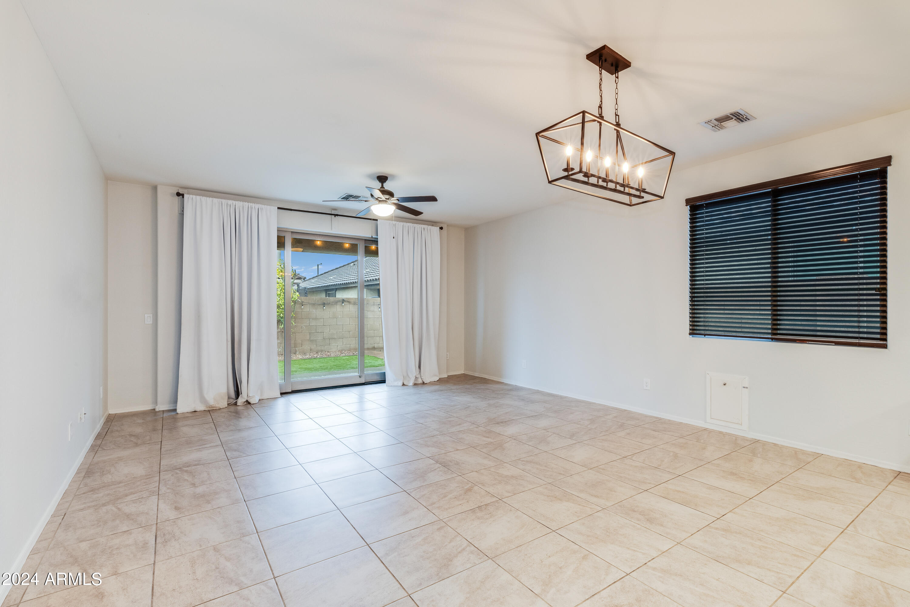 12123 West Rowel Road Peoria, AZ 85383 - Photo 17 of 19 12123 W Rowell-5